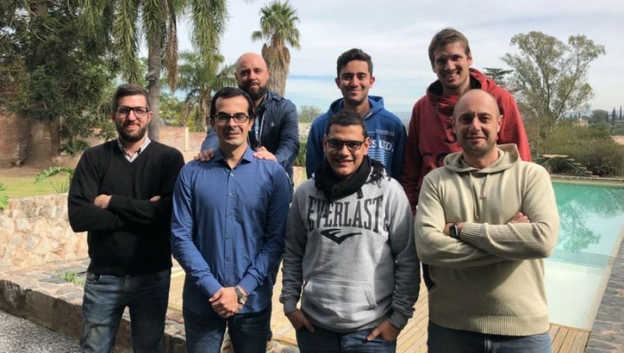 Alfred, el cordobés más productivo: atiende 3.000 consultas por día (y cobra a “comisión”, aunque es un robot)