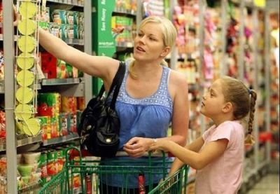 Padres y consumidores: van al super y eligen productos sanos para sus hijos